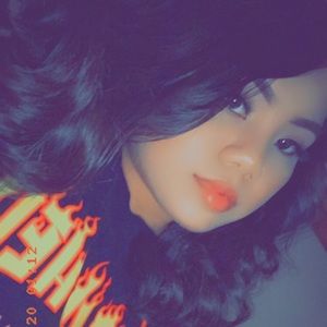 Meet your Posher, Lexuhx